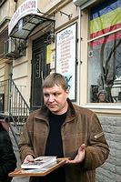 В Волгограде экс-чиновник областной администрации ценой жизни намерен доказать, что он - не вор В Волгограде экс-чиновник областной администрации ценой жизни намерен доказать, что он - не вор