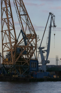 В Крыму затонул плавучий кран