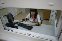 Фальшивые справки для мигрантов стоили врачу и медсестре работы