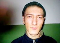 Арестант сбежал, взяв в заложники полицейских
