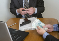 Прокуратура, суд, вымогательство