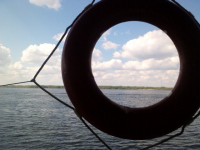 Пьяные родители на пляже издевались над маленьким ребенком на глазах у других людей