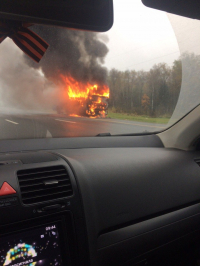 На московской трассе вспыхнул экскурсионный автобус с детьми