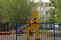 Воспитательницу с детьми обстреляли из травматического пистолета