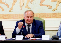 Медведев отстранил от должности заместителя Мутко