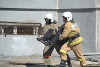 От гибели в пожаре волгоградца спас случай и пара участковых