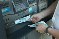 Волгоградец проявил небывалую доверчивость и лишился всех своих накоплений