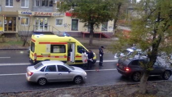 В Волгограде ДТП и «Концессии теплоснабжения» мешают движению транспорта