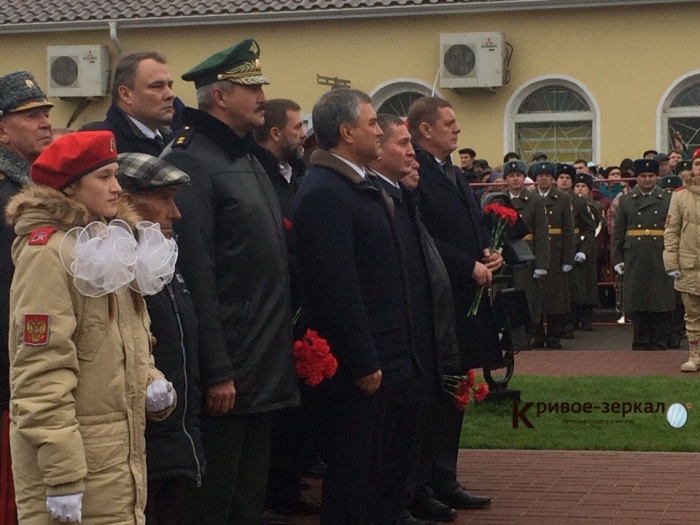 Почетное право открыть стелу Предоставили ветеранам. 