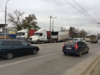 В Кировском районе Волгограда фура потеряла полуприцеп
