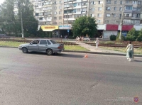 На юге Волгограда водитель сбил двух девушек-школьниц