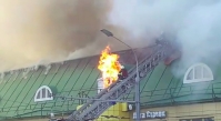 В Москве на Таганке на площади 1500 кв м горит ТЦ «Атом»