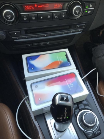 Первые обладатели iPhone X продают их в тридорога