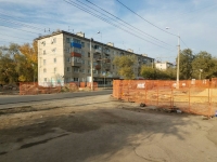 Жители Тракторозаводского района больше трех месяцев живут посреди траншей