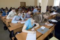 https://krivoe-zerkalo.ru/content/bank-otkrytie-nameren-suditsya-s-vinovnikami-tekhnicheskikh-nepoladok.html