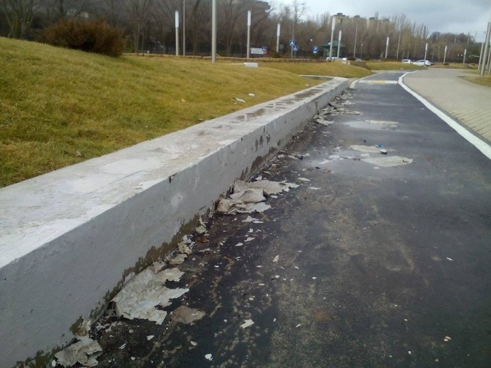 В Волгограде возле интерактивного музея «Россия. Моя история» образовалась яма