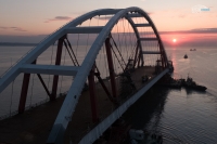 Автомобильное движение на Крымском мосту могут открыть уже в мае