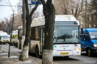 Пассажир, кондуктор и пешеход с тяжелыми травмами попали в больницу.