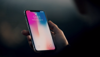 Эксперты Роскачества рассказали, почему не стоит ронять новый iPhone X