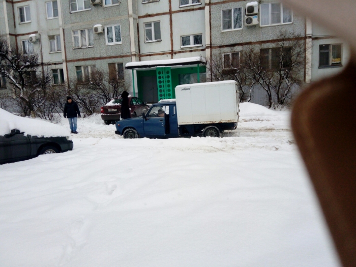 Волгоградцев оставили один на один со снежной кашей