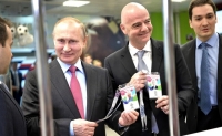 Владимир Путин получил паспорт болельщика ЧМ-2018