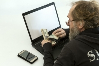 ФАС пообещал штрафы сотовым операторам за неотмененный роуминг