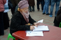 В Волжском состоялся митинг против производства карбамата