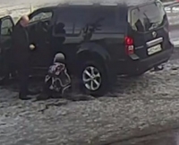 Водитель сбил мальчика и заставил его стоять на коленях в воспитательных целях 