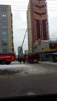 Пожарные спасли из горящей квартиры пять человек 