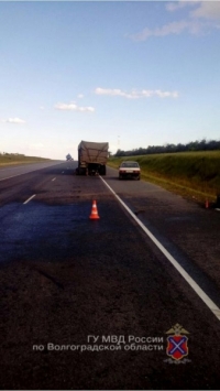 Под Волгоградом «Хендэ» врезалась в «Камаз»: водитель погиб
