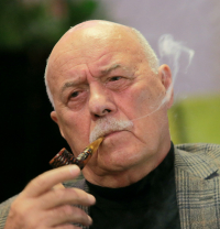 От тяжелой болезни умер Станислав Говорухин.
