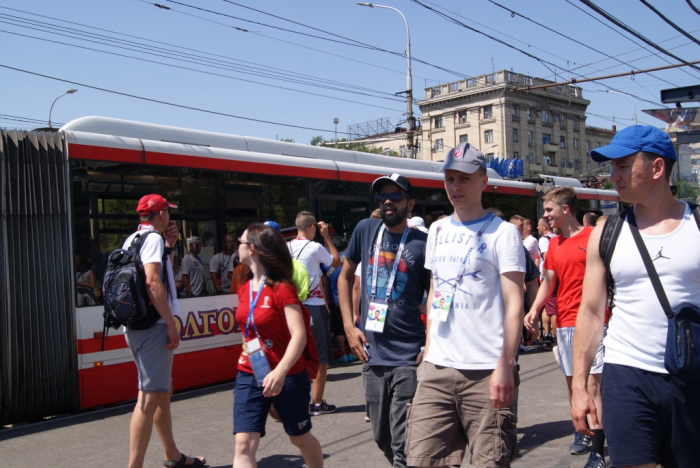 Туристы во время ЧМ спасались от волгоградской жары в подземке СТ