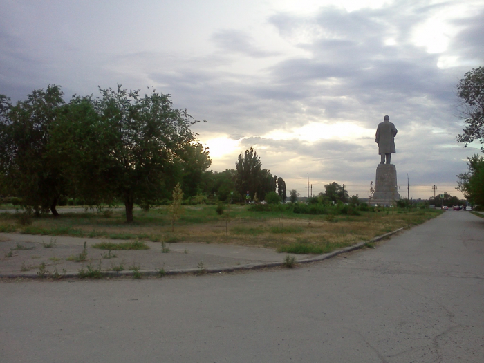 В Волгограде стало известно, кто займется пешеходной аллеей в Красноармейском