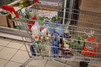 Волгоградцы продолжают тратиться на еду и удовлетворять свои потребности