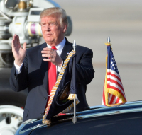 У Трампа длиннее: СМИ сравнили самолеты президентов России и США