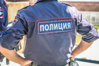 15-летняя девушка уехала из Москвы в Михайловку со своим знакомым и его сестрой.  Как сообщили корреспонденту интернет-газеты «Кривое зеркало» в пресс-службе ГУ МВД России по Волгоградской области, накануне местные жители обратились в правоохранительные органы и рассказали, что по соседству живут москвичи с несовершеннолетней девушкой. При проверке выяснилось, что школьница числится в федеральном розыске как самовольно ушедшая из дома.  Девятиклассница, не найдя общий язык с новой семьёй её матери, молча ушла из дома. Вместе со знакомым и его родственницей девушка отправилась на автобусе в Михайловку якобы решать вопросы наследства. Две недели молодые люди жили на съёмных квартирах на средства, которые зарабатывал парень, работая на автомойке. Вернуться обратно в Москву троица собиралась в ближайшем будущем.  В настоящее время за школьницей едут родственники.