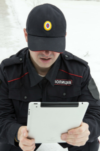 Грабителя задержали до того, как он расстался с награбленным
