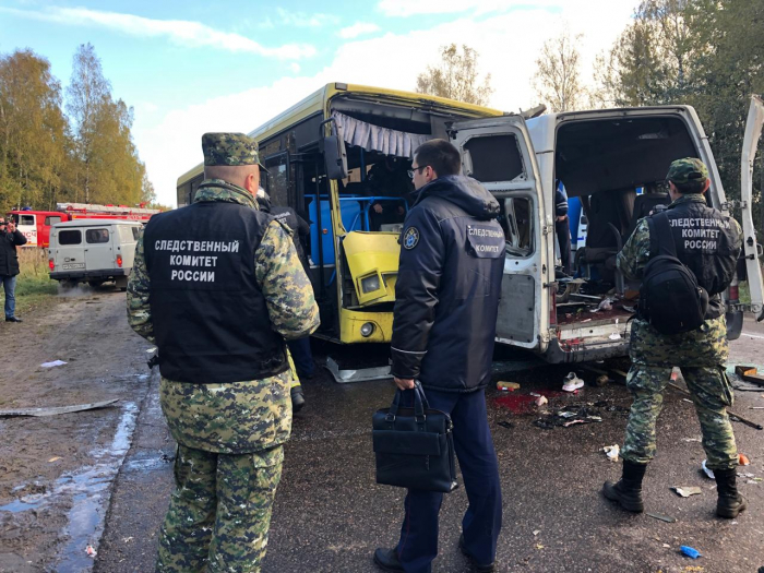 Под Тверью в аварии погибли 13 человек