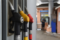 Цены на нефтеппродукты в России заморозят до марта