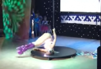 Волгоградские танцовщицы Pole dance поспорили на счет полуголой участницы детского конкурса