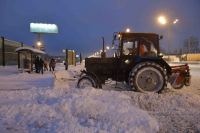В Волжском круглосуточно работает снегоуборочная техника