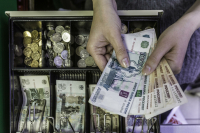 С начала года жители Волгоградской области оставили в магазинах более 310 миллиардов рублей