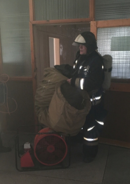 Пожар в областной больнице в Волгограде выгнал на улицу 500 человек