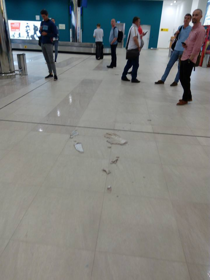 В новом терминале волгоградского аэропорта обрушился потолок