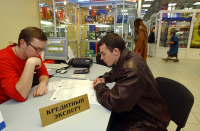 21.01.2019г. в 02:44 ч (мест.) на пульт диспетчера пожарно-спасательной службы поступило сообщение о пожаре в Советском районе города Волгограда. На улице Авиаторская горел автомобиль Фольксваген Тигуан 2017 г.в. на площади 4 м2. Пожарные расчёты 4-й пожарно-спасательной части ликвидировали горение в 03:02ч. Погибших и пострадавших нет. Предполагаемая причина пожара – неисправность узлов и агрегатов.