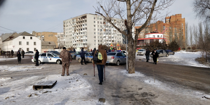 Для эвакуации больных из больницы «Каустика» прислали автобусы