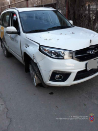 Нетрезвые автомойщики угнали и разбили машину клиента