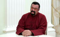 Получает ли пенсию 67-летнй гражданин России Стивен Сигал?