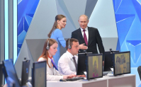 Путин сказал, что реальные доходы населения низкие из-за набранных кредитов