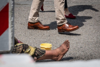 Родить ребенка или выйти на пенсию – эксперты рассказали, как стать нищим